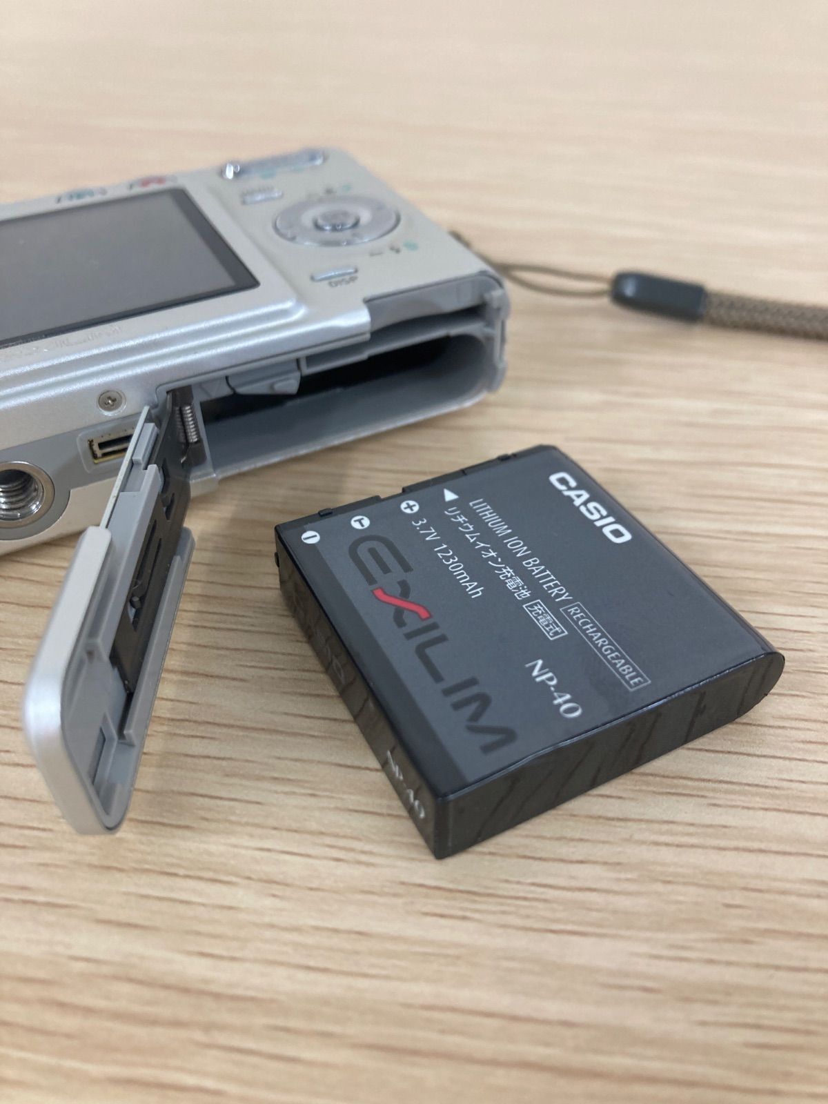 CASIO EXILIM コンパクトデジカメ　シルバー　EX-Z40　動作確認済 Amazon | CASIO EXILIM ZOOM EX-Z40 シルバー | コンパクト 通販