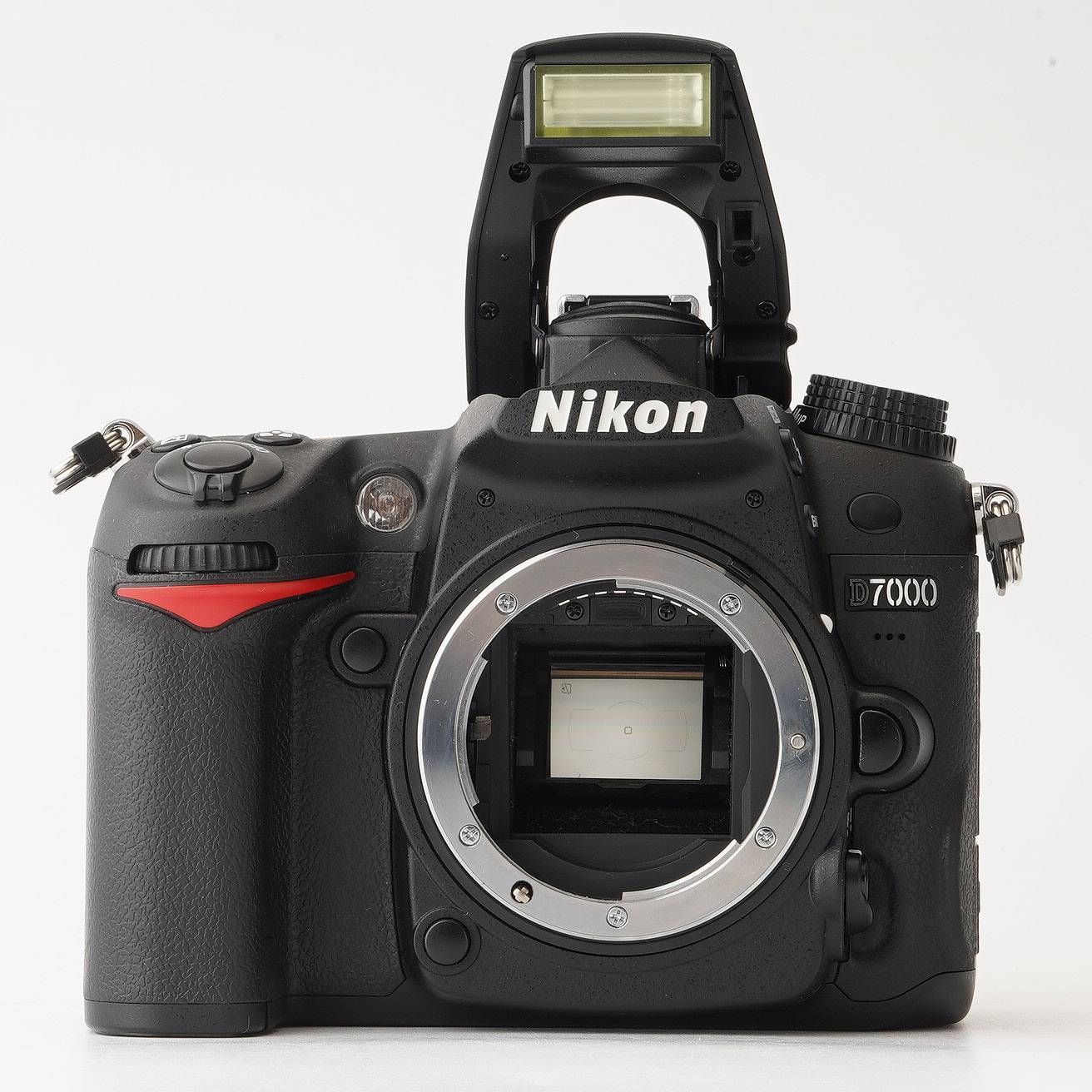 ニコン Nikon D7000 ボディ デジタル一眼レフカメラ (シャッター