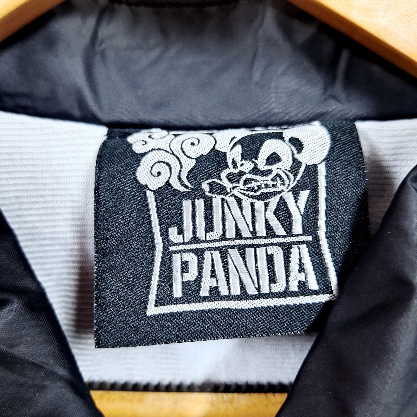 中古☆NIRVANA コーチジャケット JUNKY PANDA ブラック Lサイズ