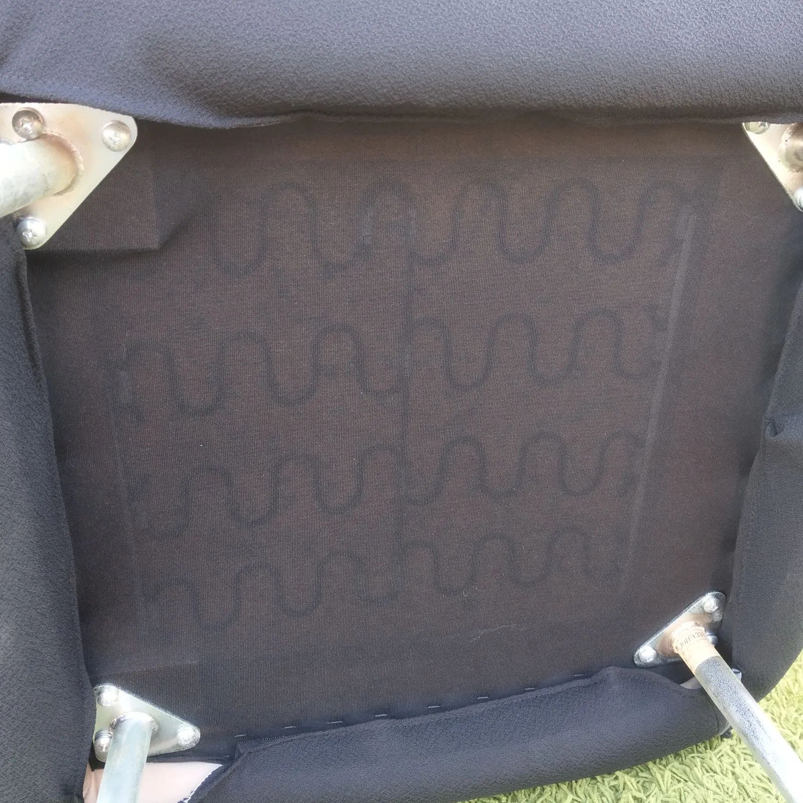 プラス ミーティングチェア