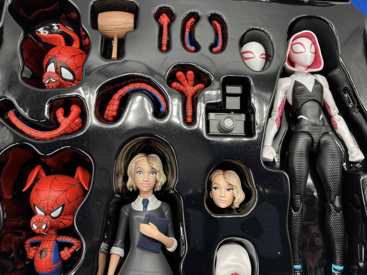 千値練 スパイダーグウェン スパイダーマン：スパイダーバース』より「スパイダー・グウェン」と