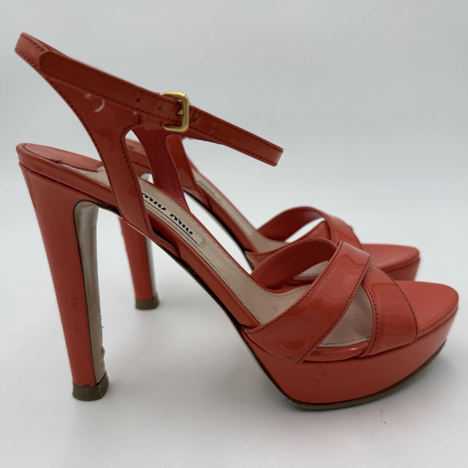 MIU MIU（ミュウミュウ） クロスストラップ ヒールサンダル オレンジ系