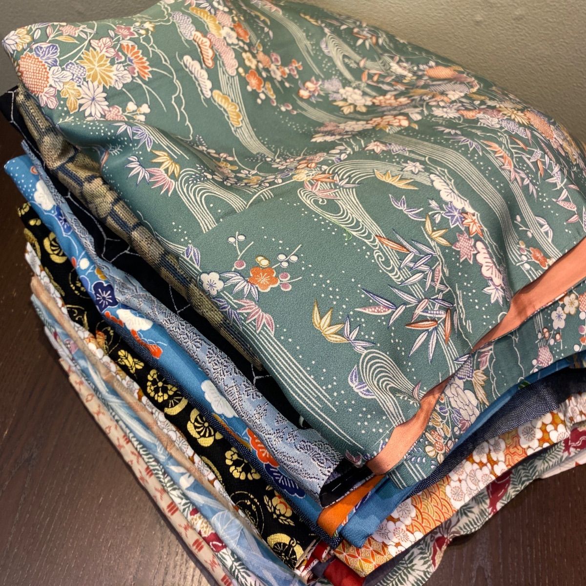 まとめ売り】正絹着物15枚 リメイク素材 ハンドメイド向け - メルカリ