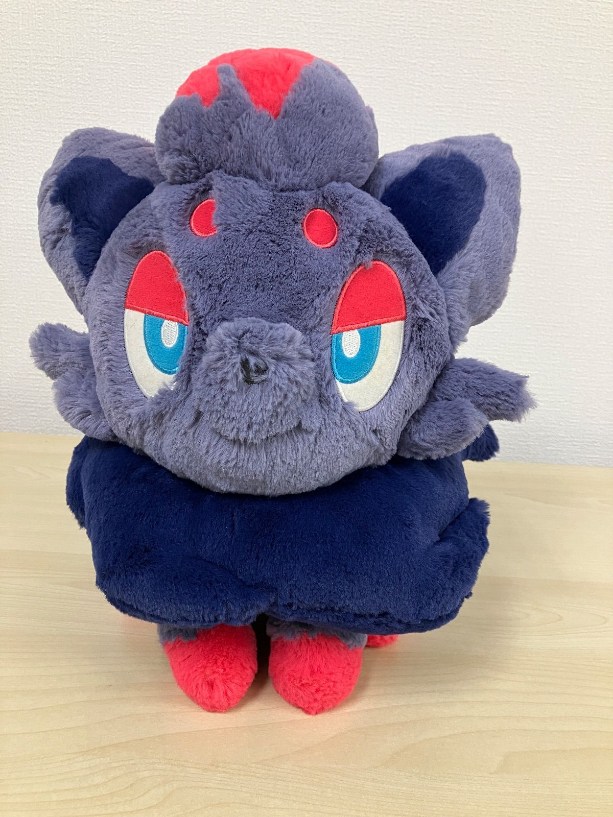 P/【タグ付き】ゾロア ふわふわ抱きぬいぐるみ ポケモンセンター