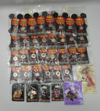 TAKA 68-52 未検品 ディズニー ディズニーストアグッズ 36点セット まとめ売り 飾りボタン 缶バッジ ピンズ キーリング ストラップ