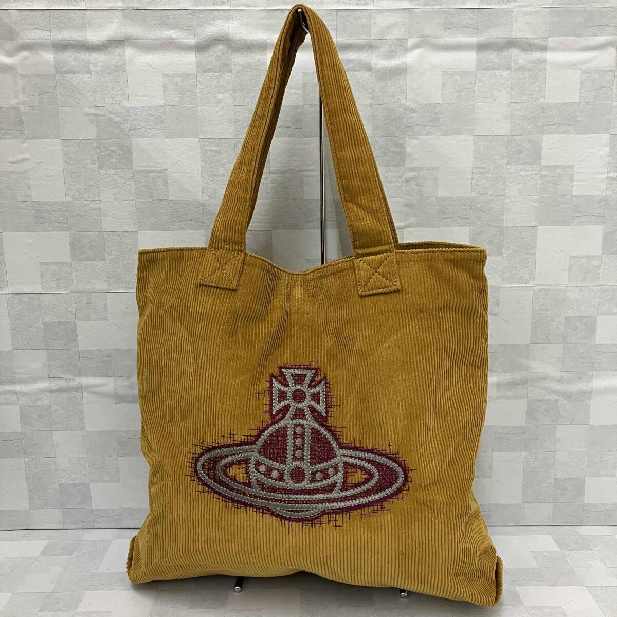 ヴィヴィアンウエストヴッド コーデュロイトートバッグ Vivienne Westwood（ヴィヴィアンウエストウッド）の「ｺｰﾃﾞｭﾛｲﾊﾟｯﾁﾄｰﾄ