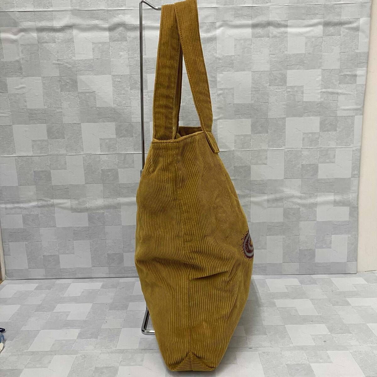 ヴィヴィアンウエストヴッド コーデュロイトートバッグ Vivienne Westwood（ヴィヴィアンウエストウッド）の「ｺｰﾃﾞｭﾛｲﾊﾟｯﾁﾄｰﾄ
