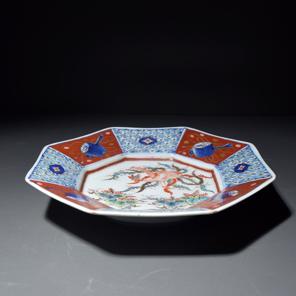 時代物 有田焼 伊万里焼 古伊万里風 八角鳳凰草花文皿 宝尽くし 太鼓文