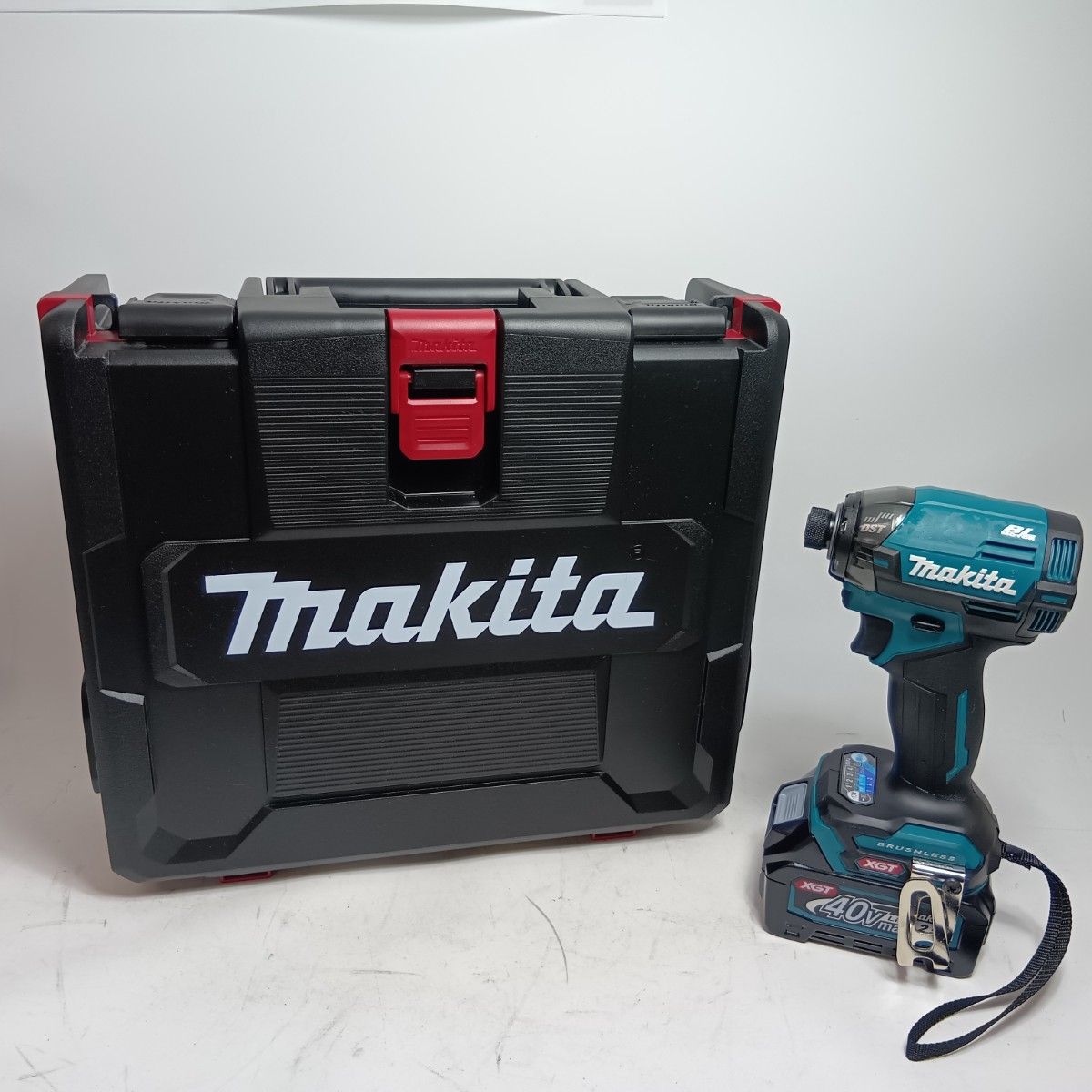 MAKITA マキタ インパクトドライバ ブルー ♥品 S 付属品完備 コードレス式 40 v 2.5 Ah 148624