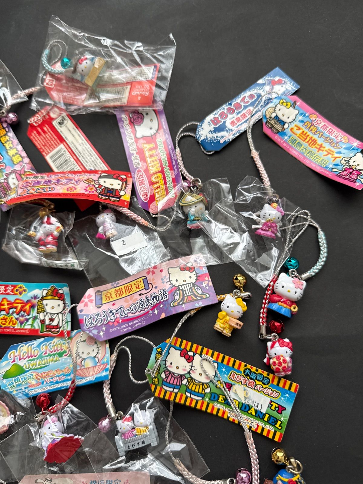 ハローキティ サンリオ ご当地キティ 根付け 横浜 鹿児島 京都 三重