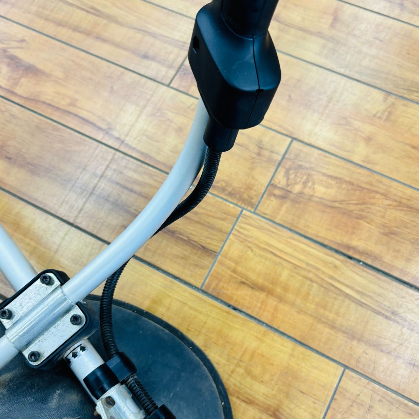 引取限定 マキタ(makita) 18V 充電式草刈機 MUR190SD 充電式草刈機