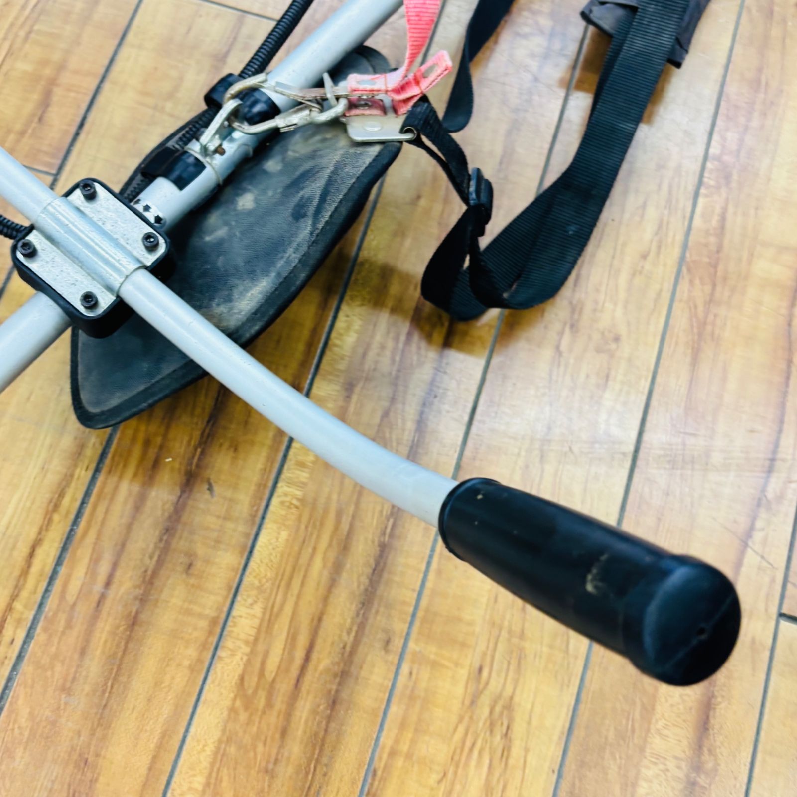 引取限定 マキタ(makita) 18V 充電式草刈機 MUR190SD 充電式草刈機 