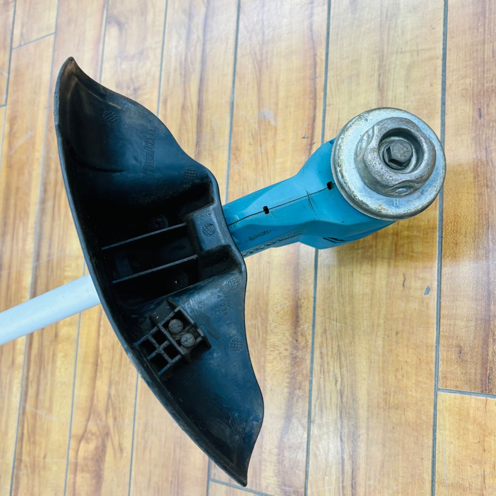 引取限定 マキタ(makita) 18V 充電式草刈機 MUR190SD 充電式草刈機