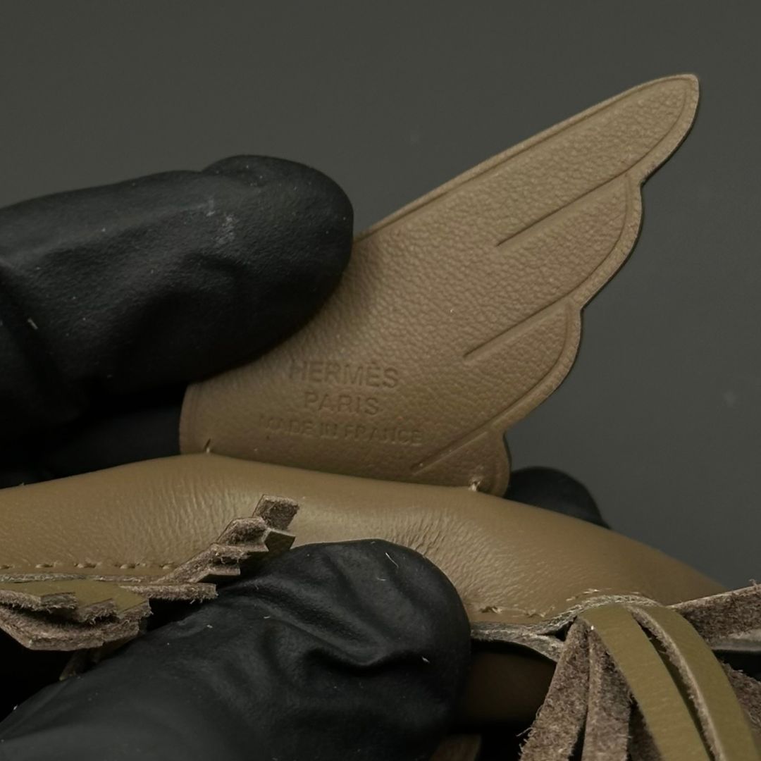 「新品、Ｋ刻印」 HERMES(エルメス) エトゥープ ペガサス チャーム PM エルメス ペガサスチャーム PM ノワール/エトゥープ W刻印 - ブランド