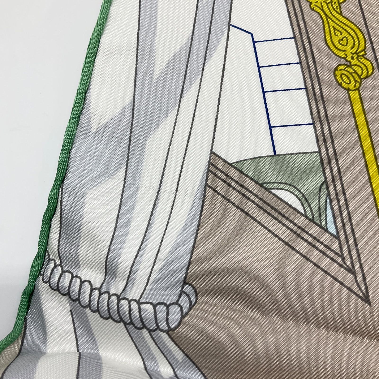HERMES エルメス カレ90 スカーフ MYSTERE AU 24 24番地のミステリー