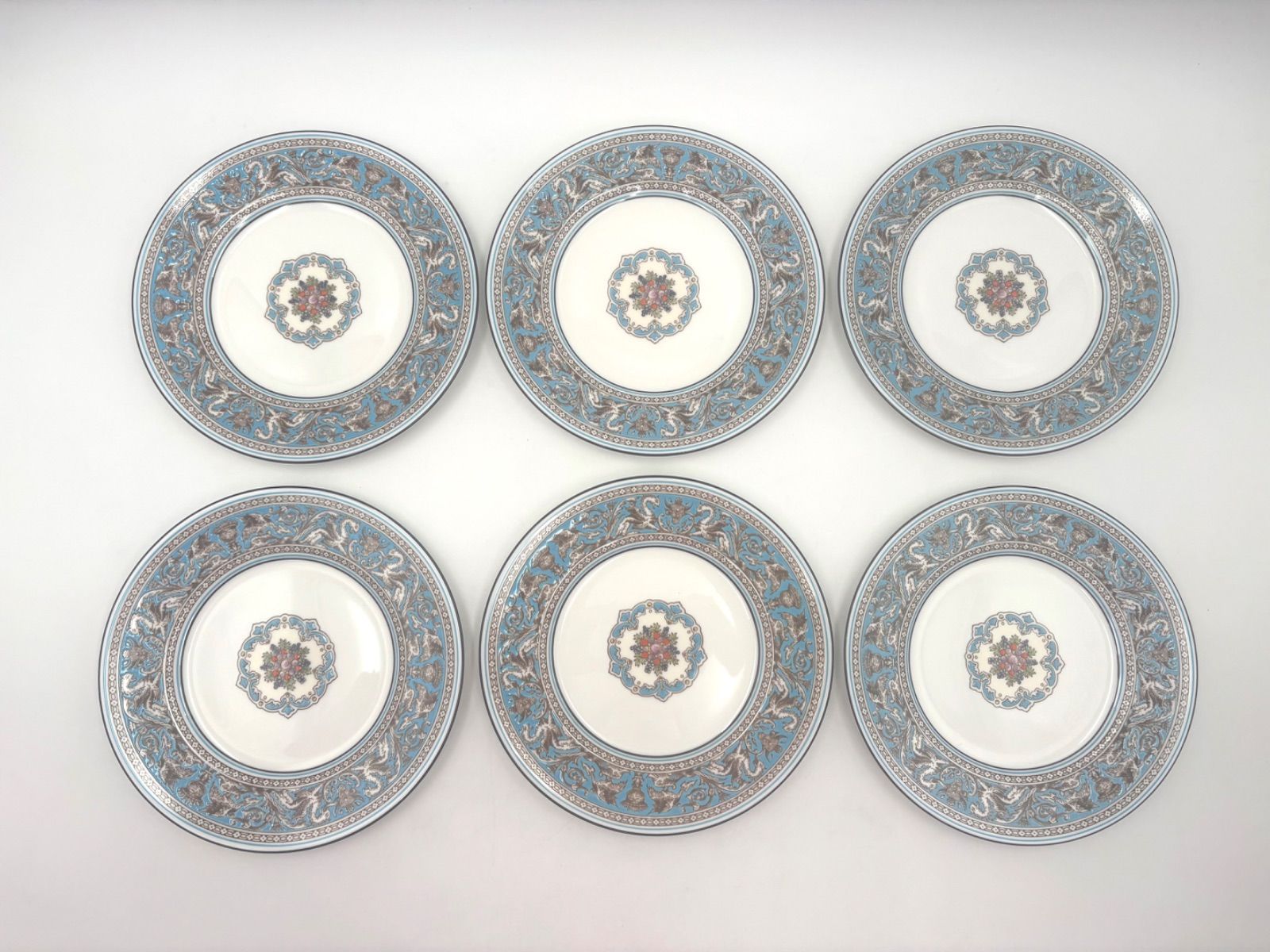 ウェッジウッド フロレンティーン ターコイズ 17.5 cm プレート 黒壺 セット