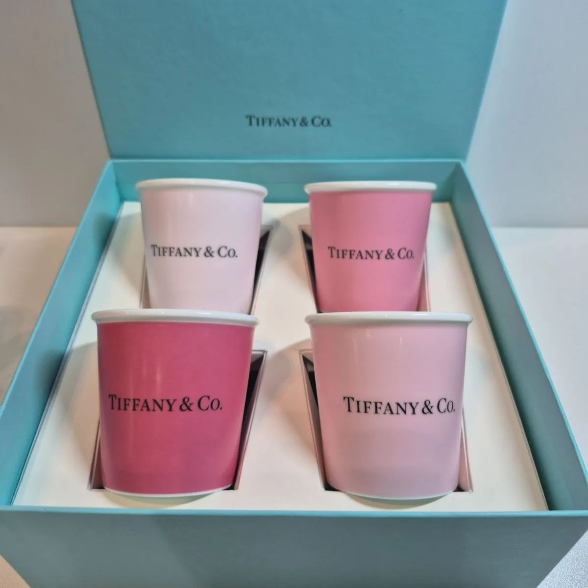 ティファニー カップセット ピンク ボーンチャイナ