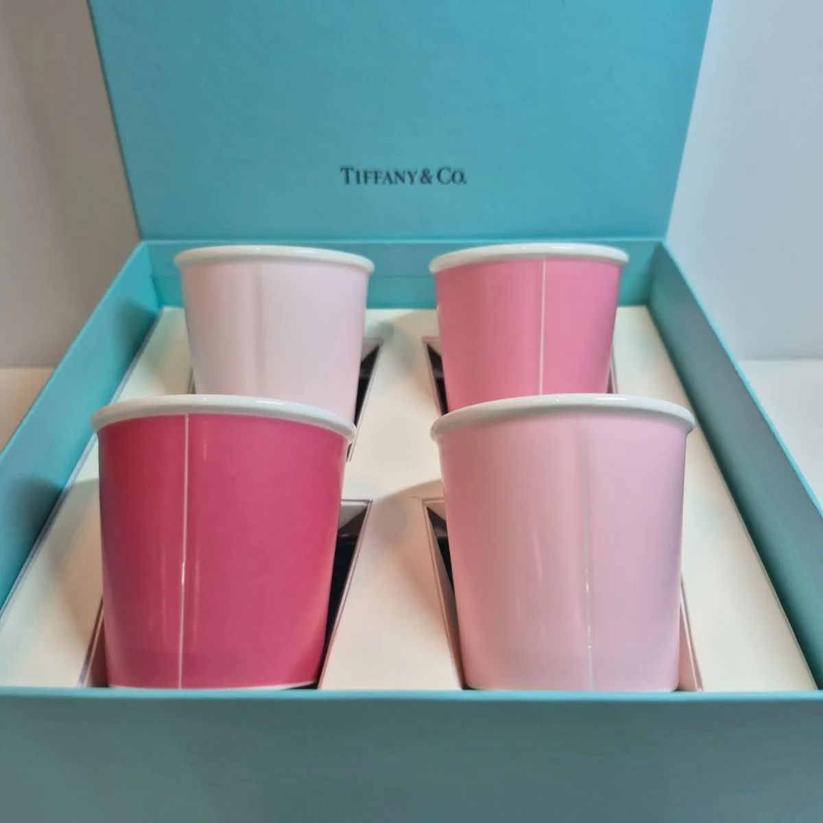 ティファニー カップセット ピンク ボーンチャイナ
