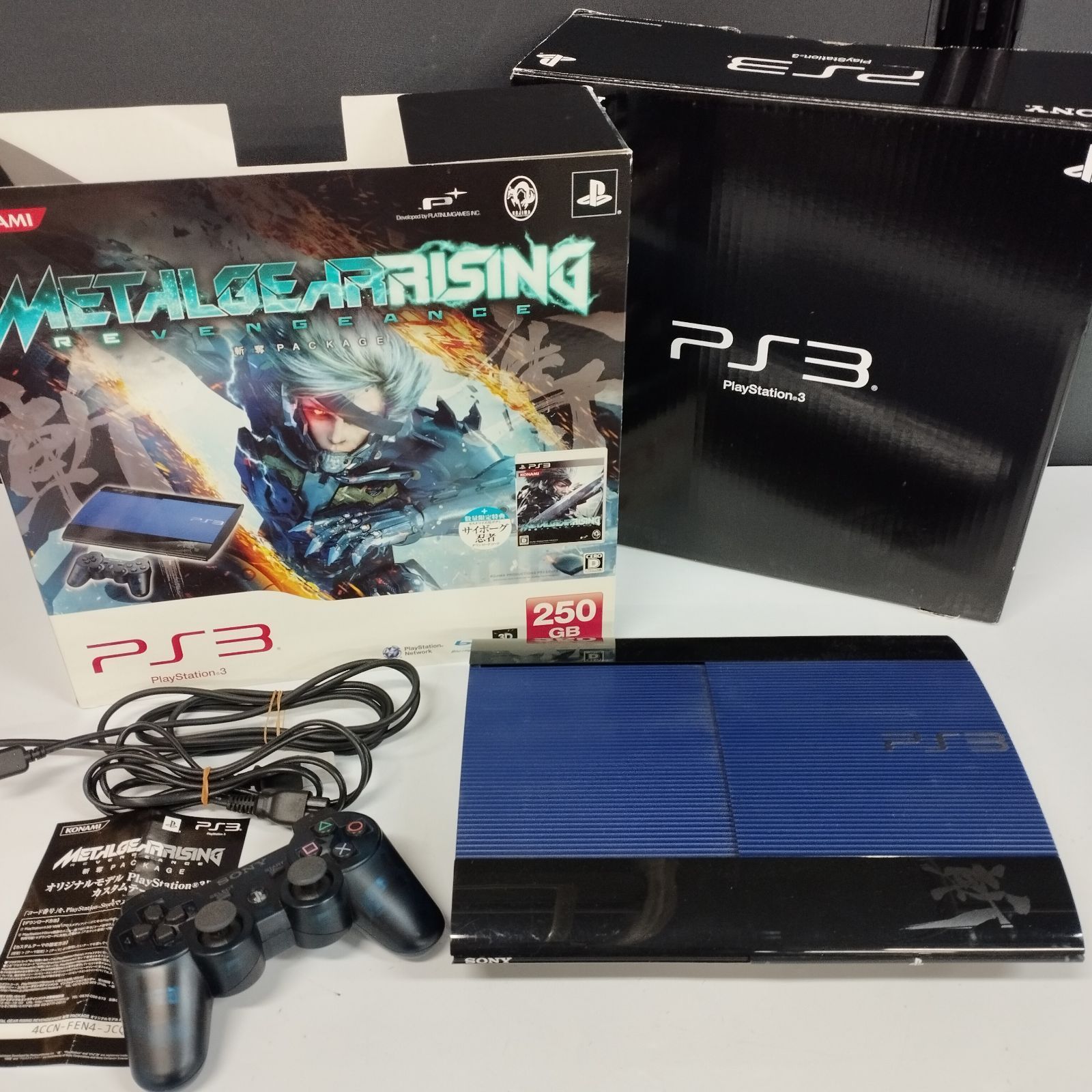 D 1173 PS 3 メタルギア ライジング リベンジェンス モデル 250 GB