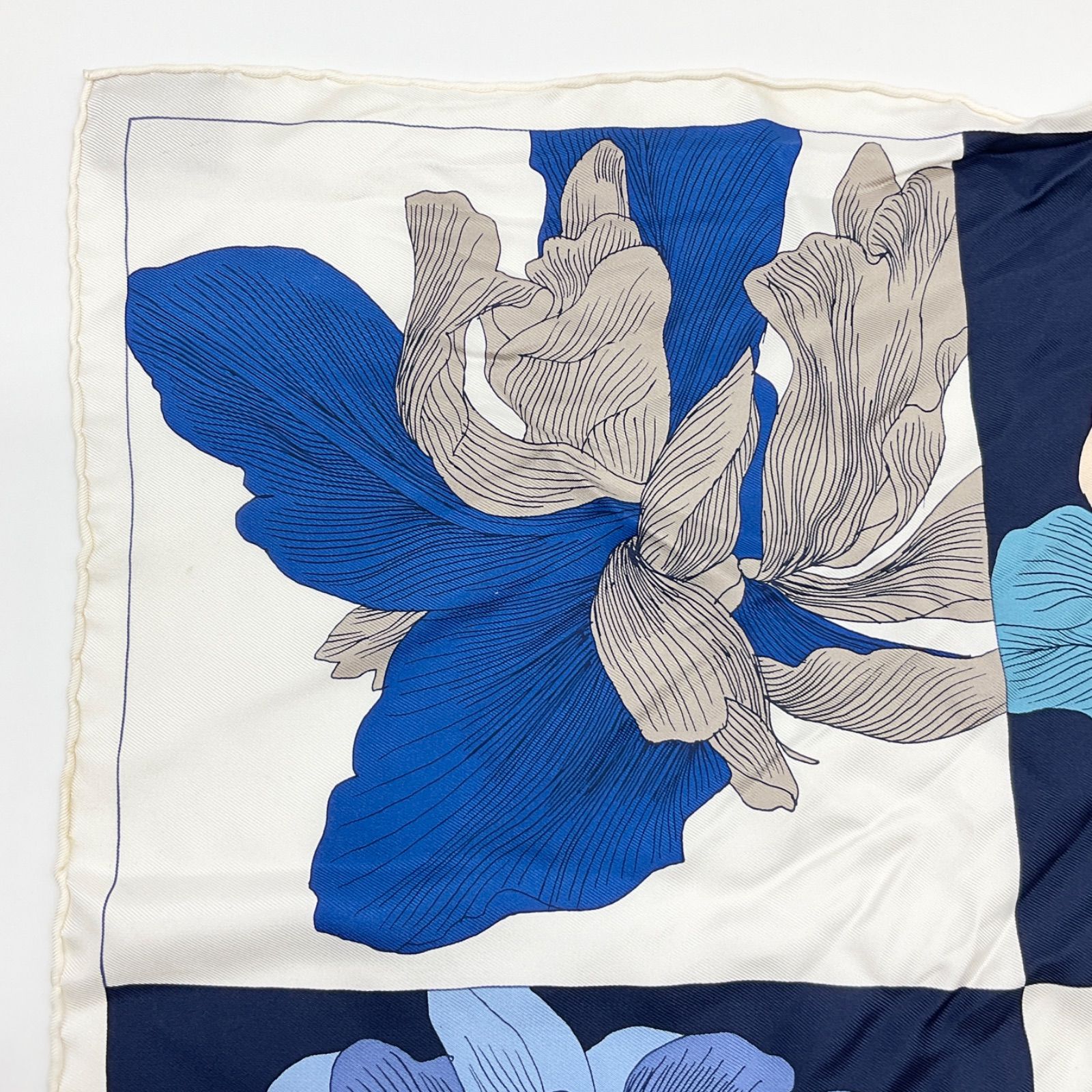 HERMES エルメス カレ45 プチカレ スカーフ ETUDE POUR UN IRIS-ARC EN