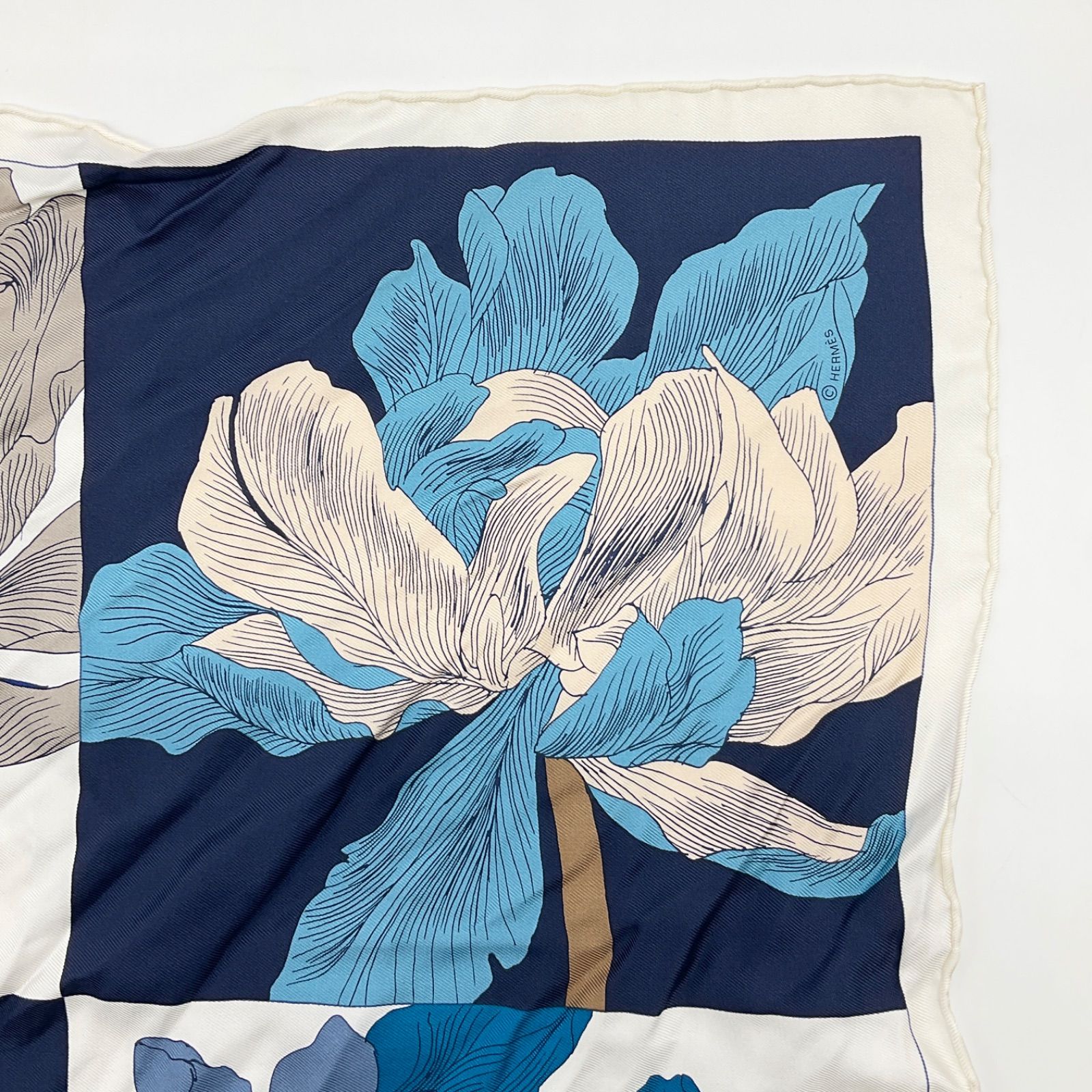 HERMES エルメス カレ45 プチカレ スカーフ ETUDE POUR UN IRIS-ARC EN