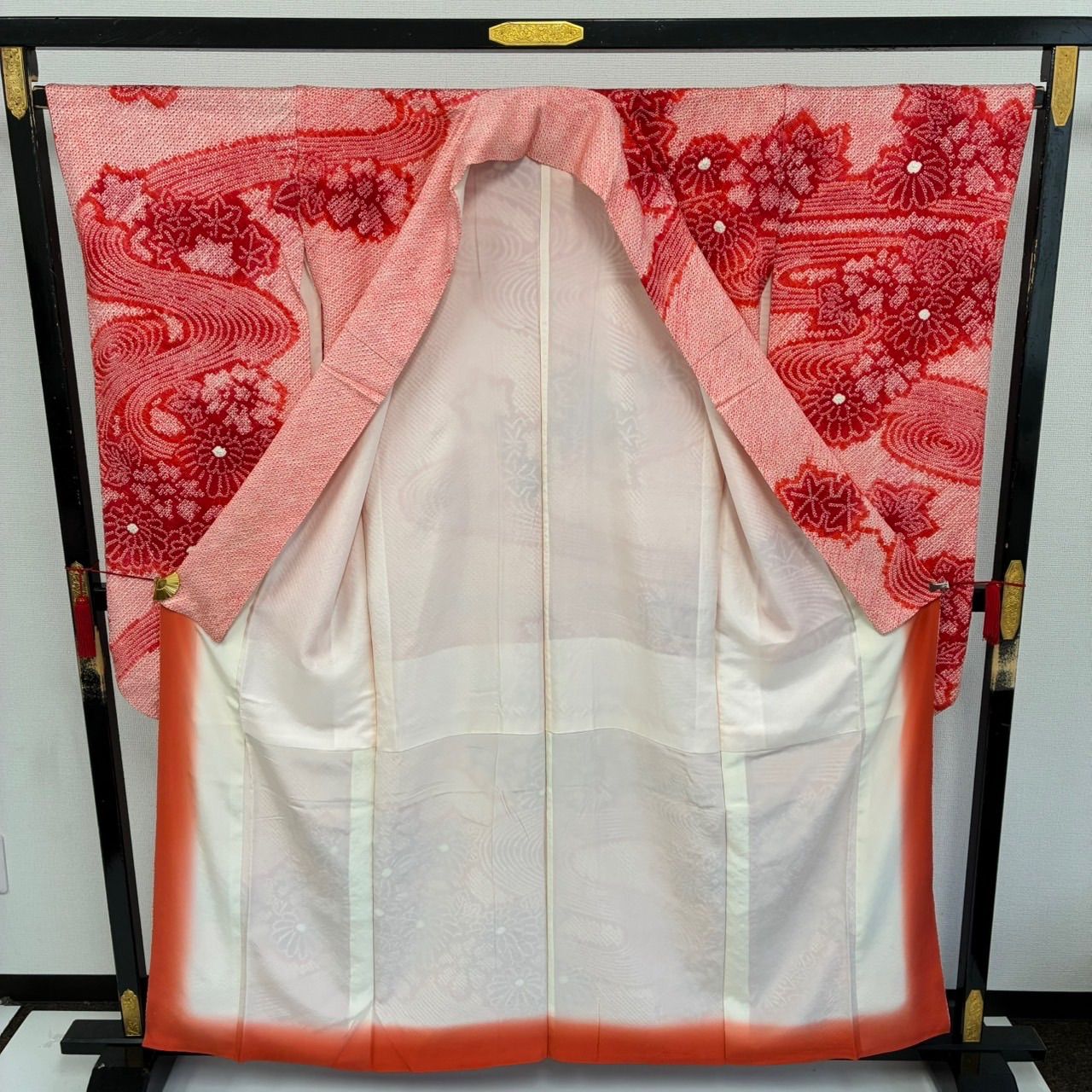 総絞りサーモンピンクに水色〜裄６６ 総絞りサーモンピンクに水色〜裄66 - メルカリ