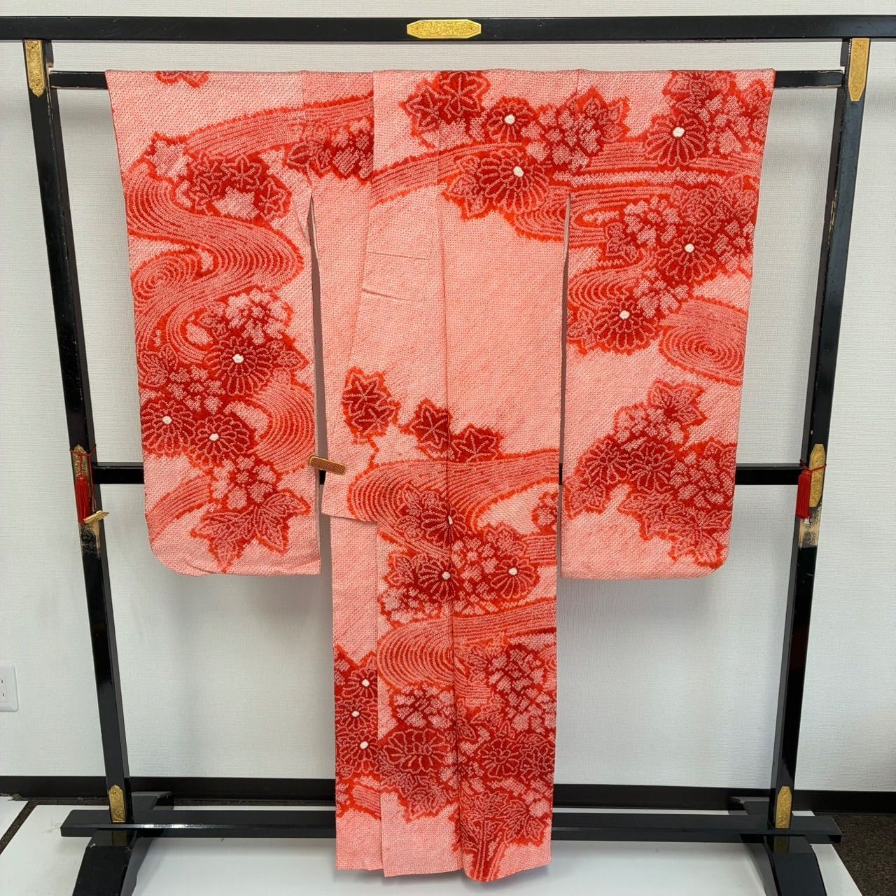 総絞りサーモンピンクに水色〜裄６６ 総絞りサーモンピンクに水色〜裄66 - メルカリ