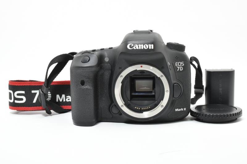 実用光学美品】Canon キャノン EOS 7D mark II ボディ SDカード8GB付き 
