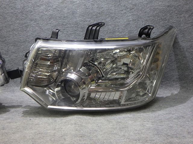 デリカD5 ヘッドライト左右 HID CV前期 100-87918 バラスト付 ミツビシ