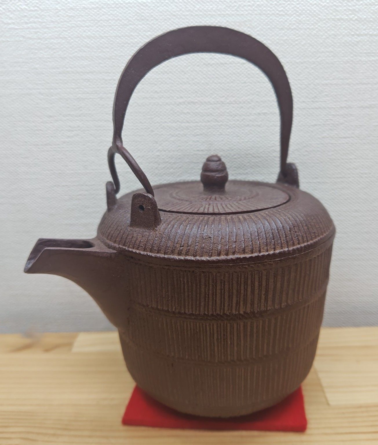 逢絢亭・中古品】茶道具 懐石道具 銚子 俵形 染付の替蓋添え 釜師 佐藤