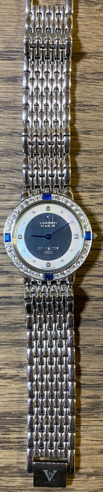 ヴァレンティノドマーニ 天然サファイア ダイヤ プラチナ文字盤 腕時計