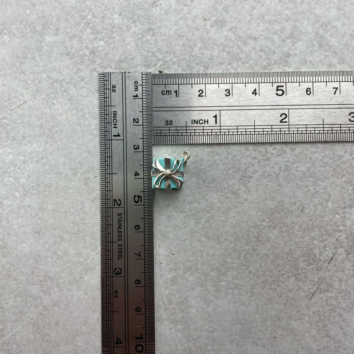 ティファニー プレゼント ボックス ブルー エナメル ペンダント YK7fe