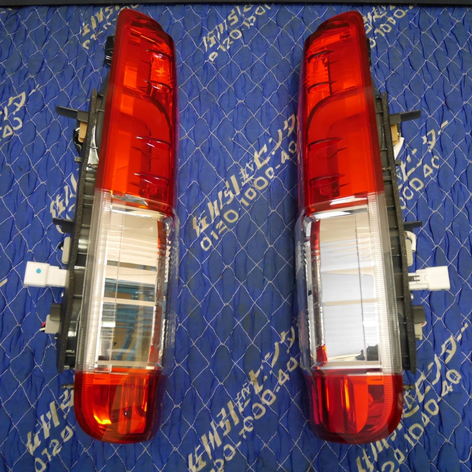 送料無料] 新車外し！左右セット☆トヨタ 4 5 6 7 型 200系 ハイエース