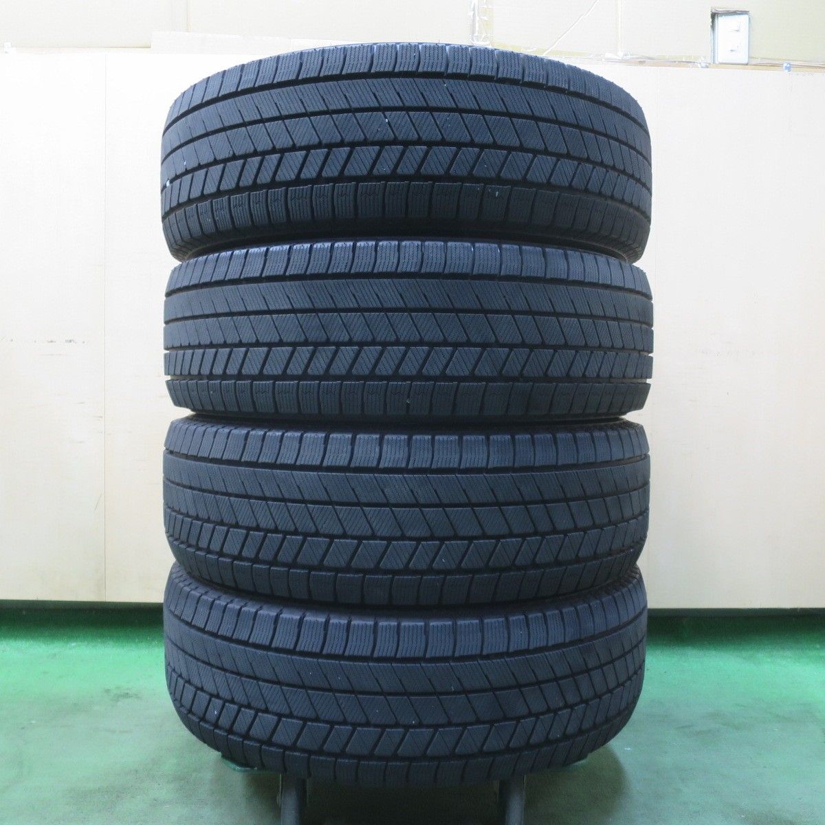 ブリヂストン 225/65r17 スタッドレス　ブリザック　ハリアー　RAV4 ブリザック RAV4 225/65R17インチ ブリヂストン DMV3 5H114.3