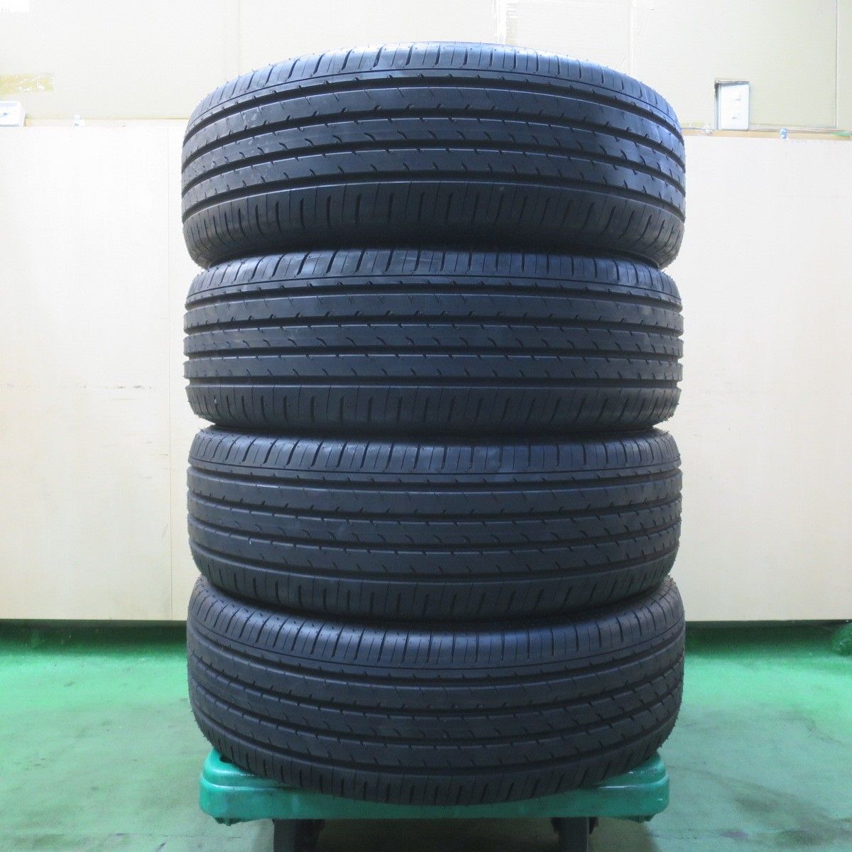 アルファード40新車外し 225/65R17 ヨコハマ ADVAN V03 4本 アルファード TOYOTA トヨタ 40 Z 純正 オプション 17インチ 新車外し