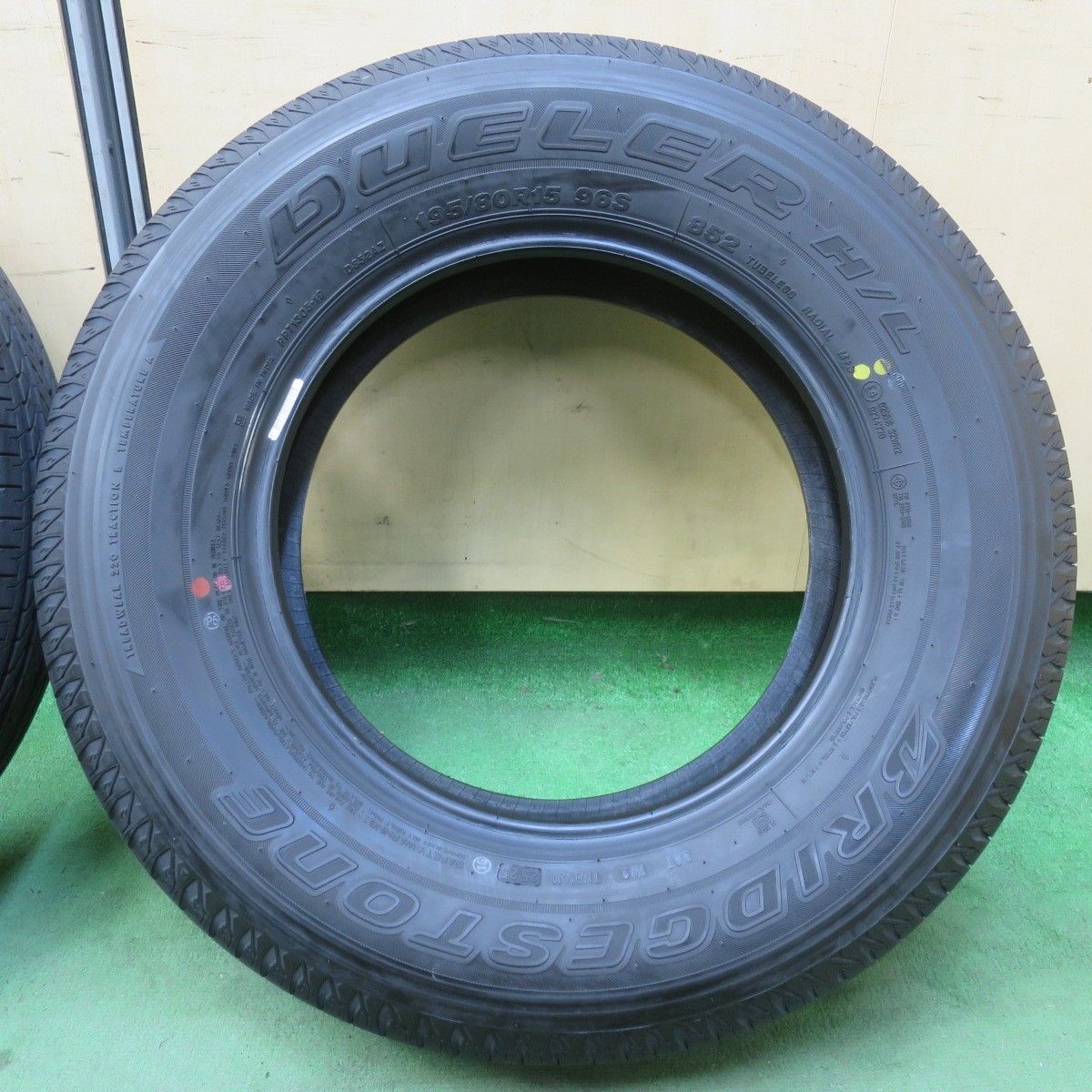 バリ溝！25年！9.5分☆195/80R15 ブリヂストン デューラー H/L 852