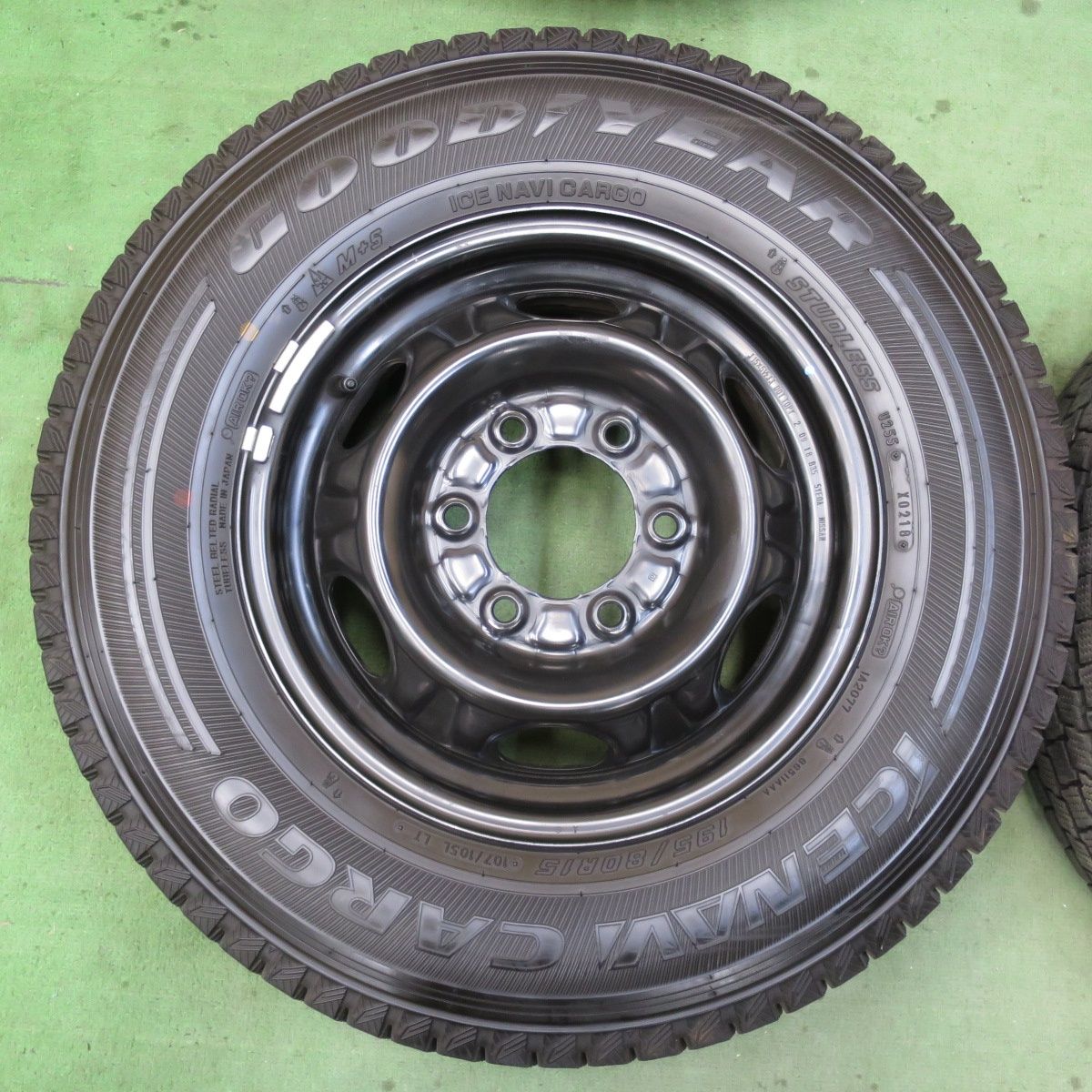 バリ溝！キレイ！9.5分☆日産 キャラバン 純正 スチール 195/80R15 107 