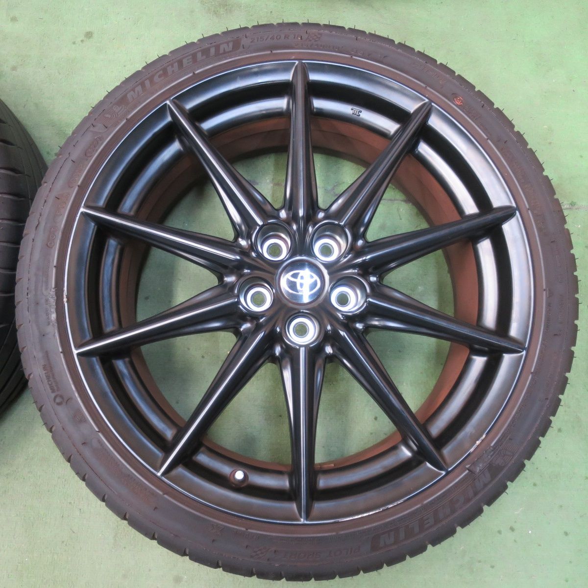 4本価格☆トヨタ GR 86 スバル BRZ 純正 215/40R18 ミシュラン