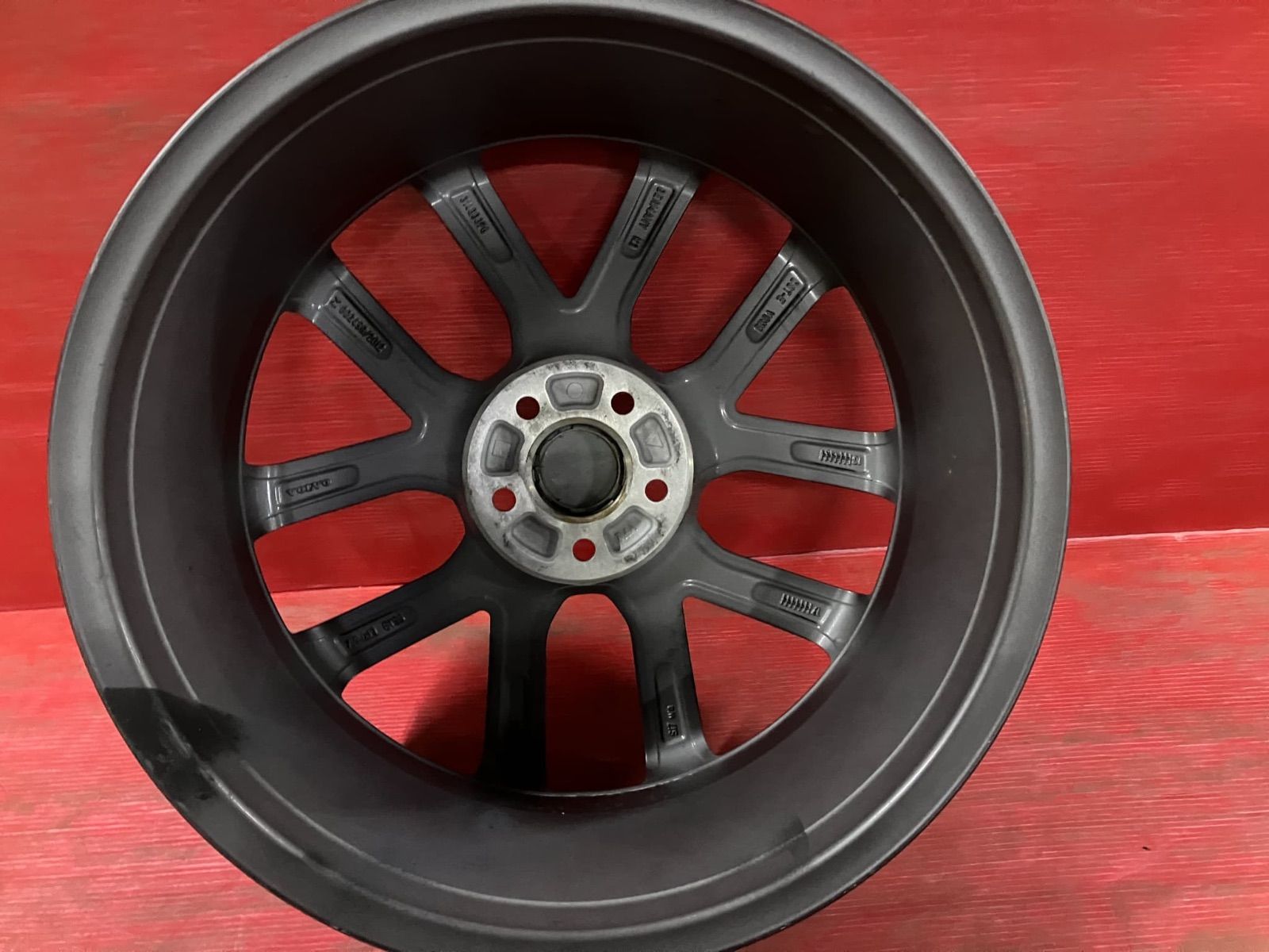 中古ホイール[19x7.5+55 108/5H hub62mm ボルボ XC60純正] 4本SET