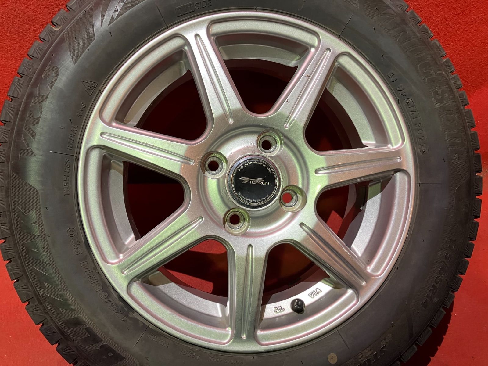 中古スタッドレスタイヤホイールセット【175/65R14 BRIDGESTONE VRX3