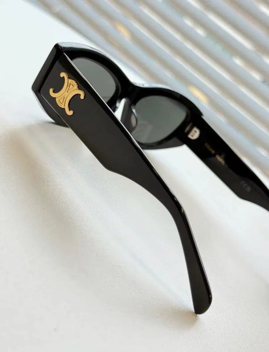 Celine セリーヌ ブラック キャットアイ サングラス - メルカリ