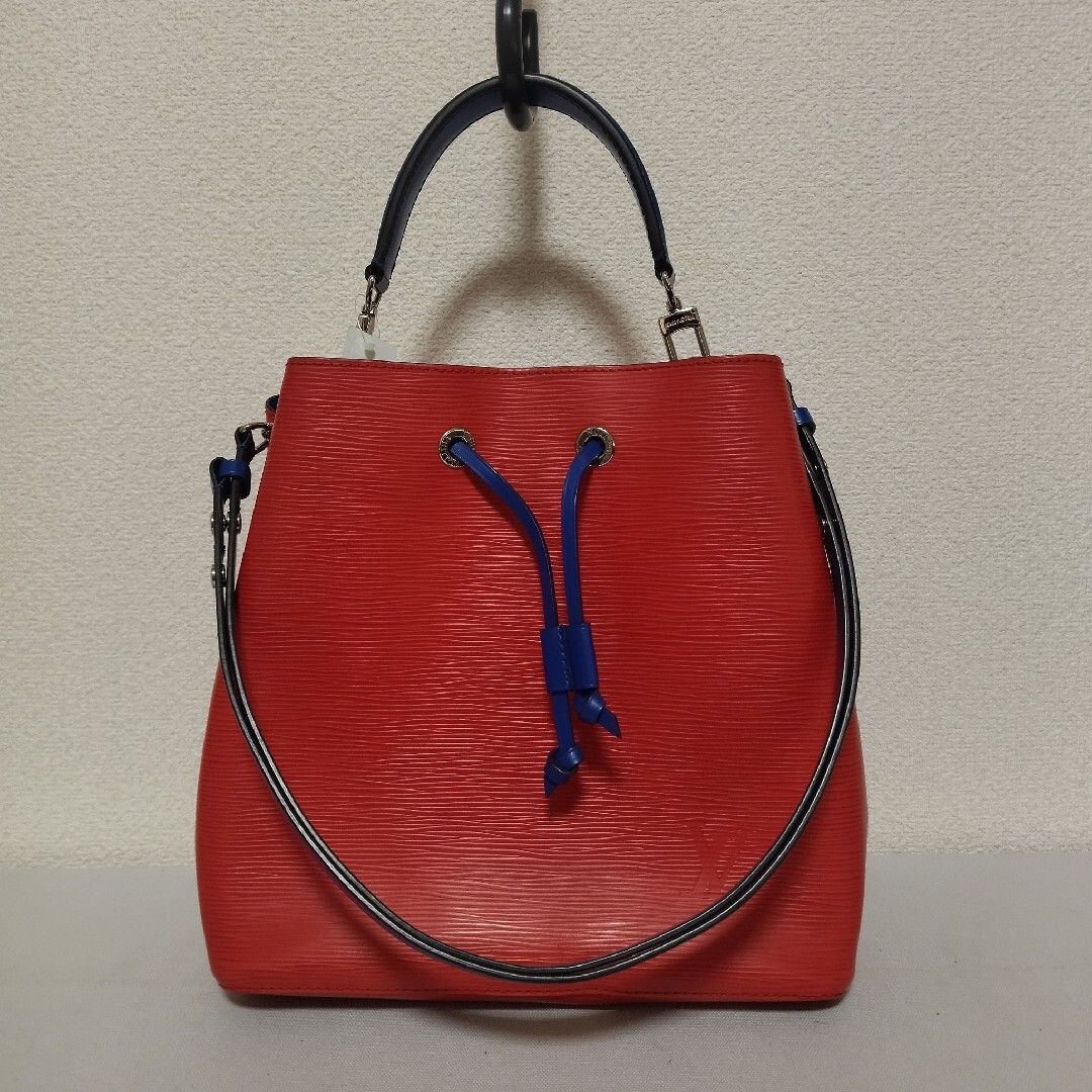 【極美品】ルイヴィトン エピ ネオノエ 2WAY ハンドバッグ レッド ブルー 極美品】ルイヴィトン エピ ネオノエ 2WAY ハンドバッグ レッド ブルー