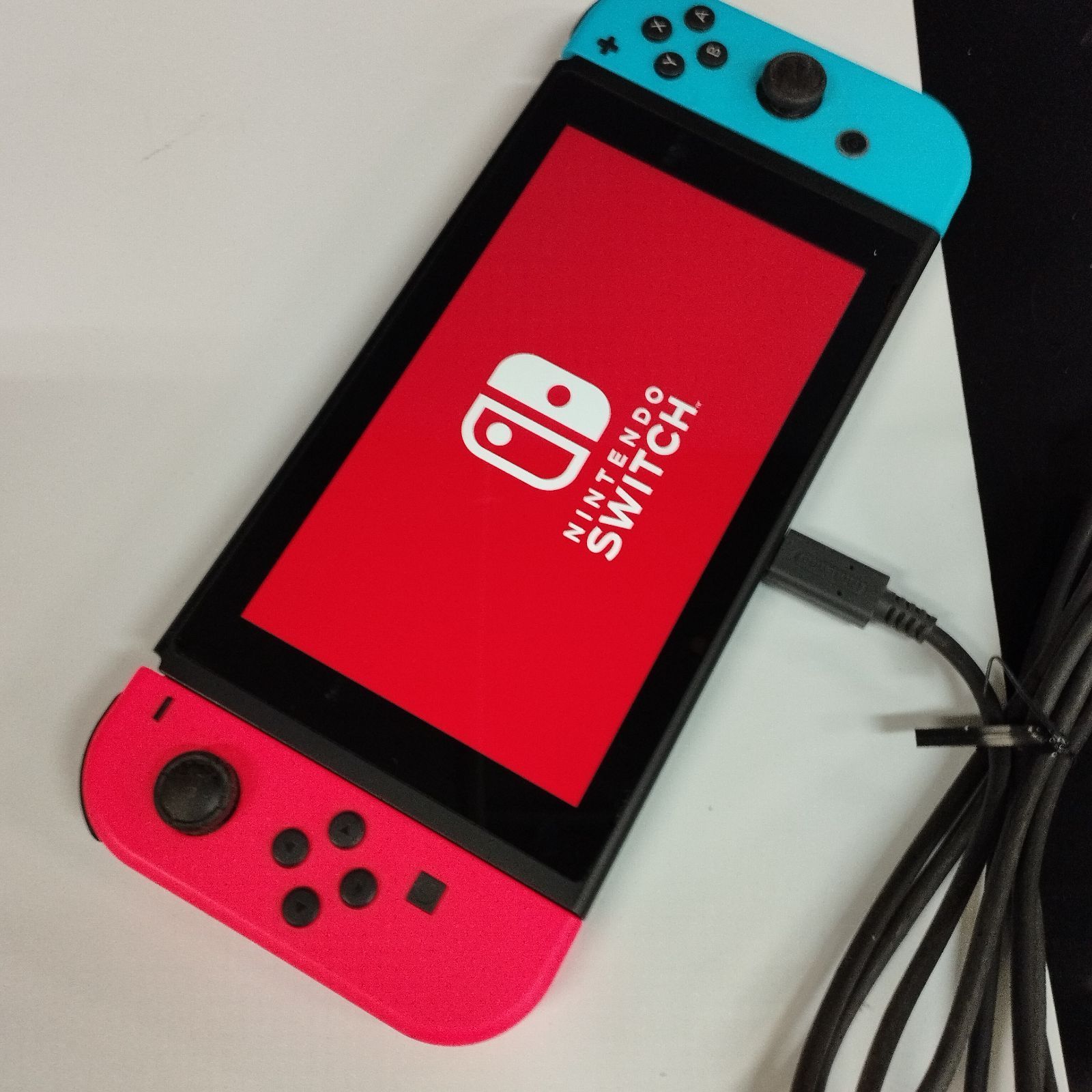 D760】Nintendo Switch本体 ジョイコンはジャンク赤バッテリーなし