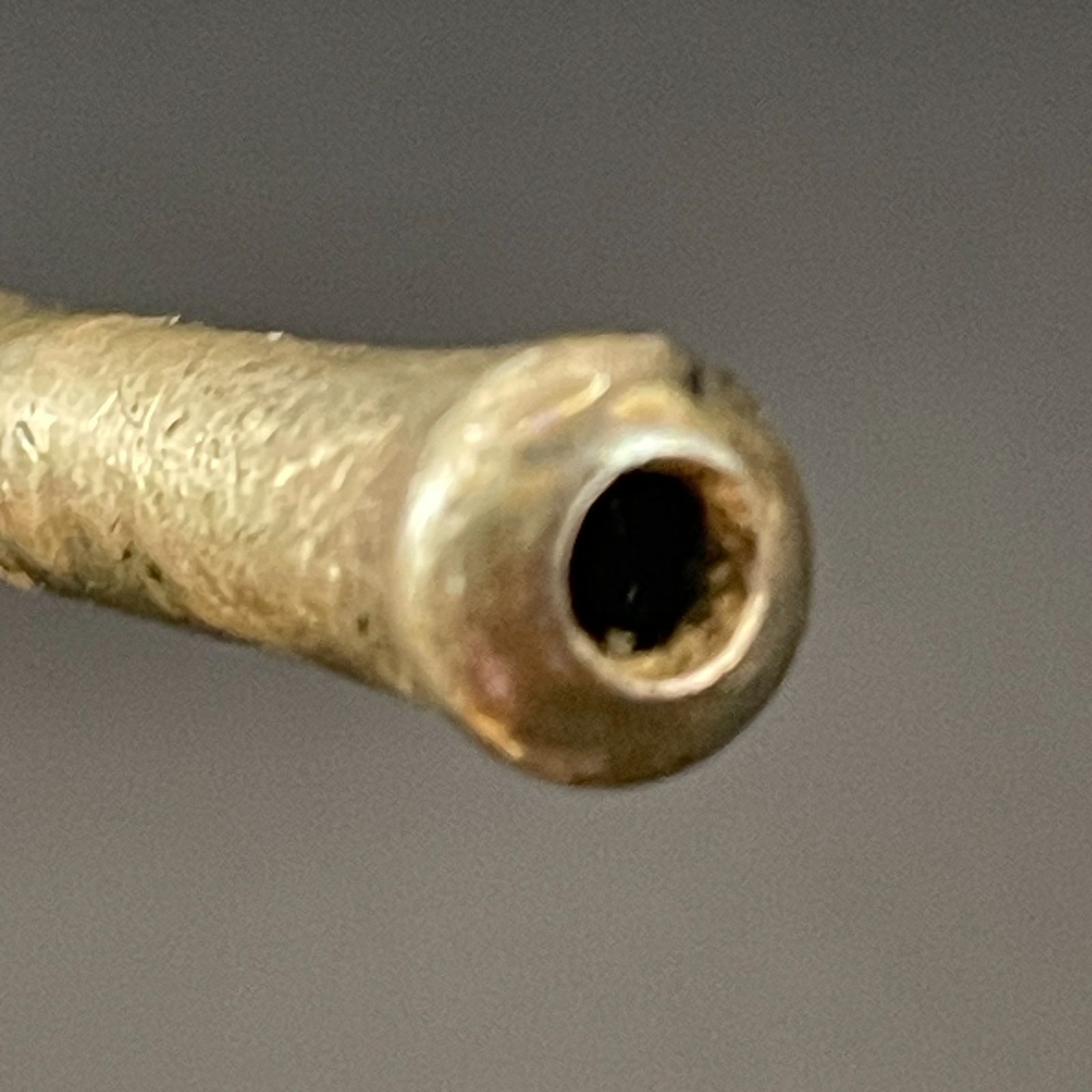 時代煙管 銘：光廣(推定) 石黒系金工 高肉彫 虎に竹 富士に波 彫金