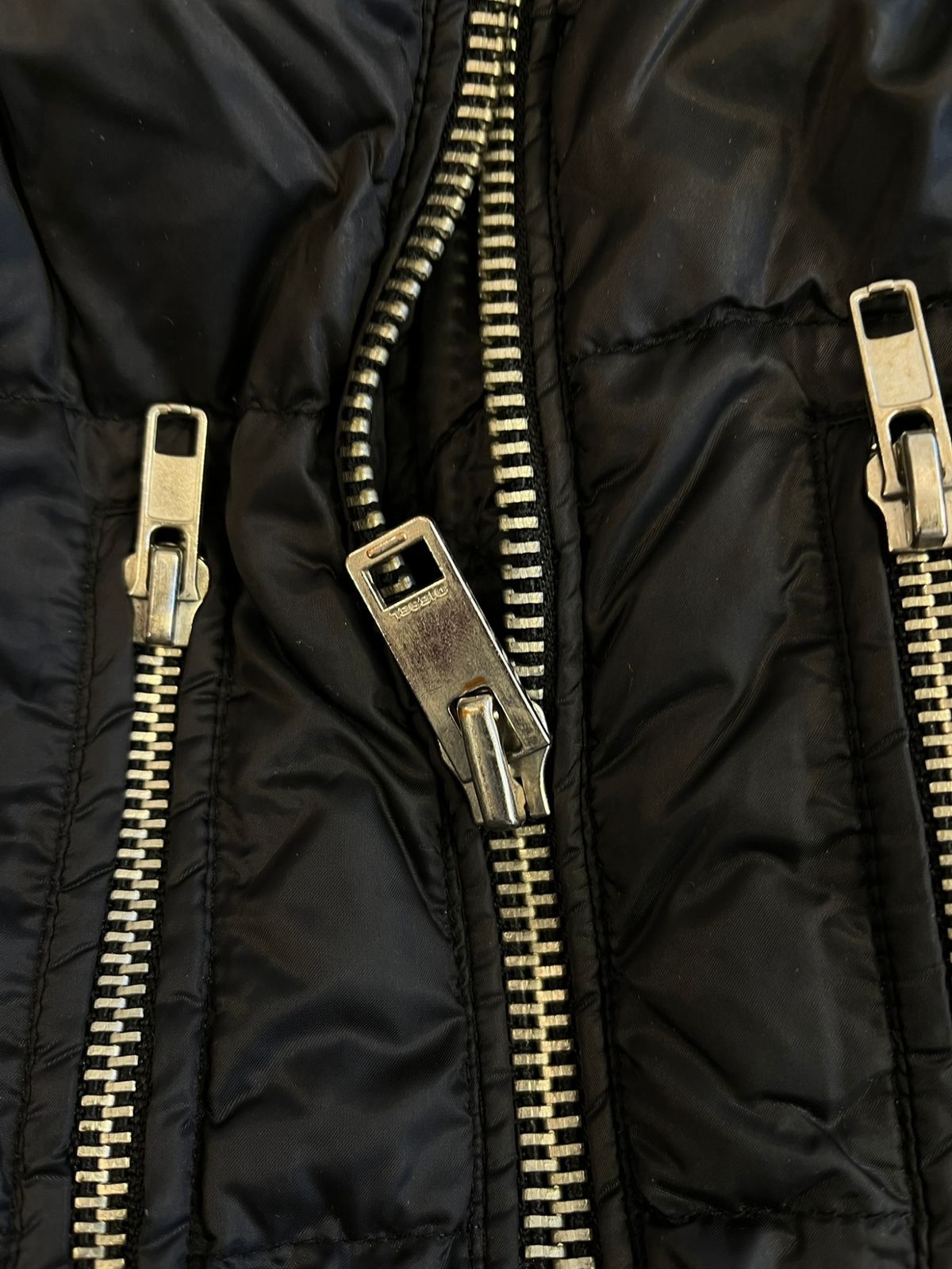 ディーゼル DIESEL ダウンジャケット 黒 ジャケット ブラック Sサイズ 