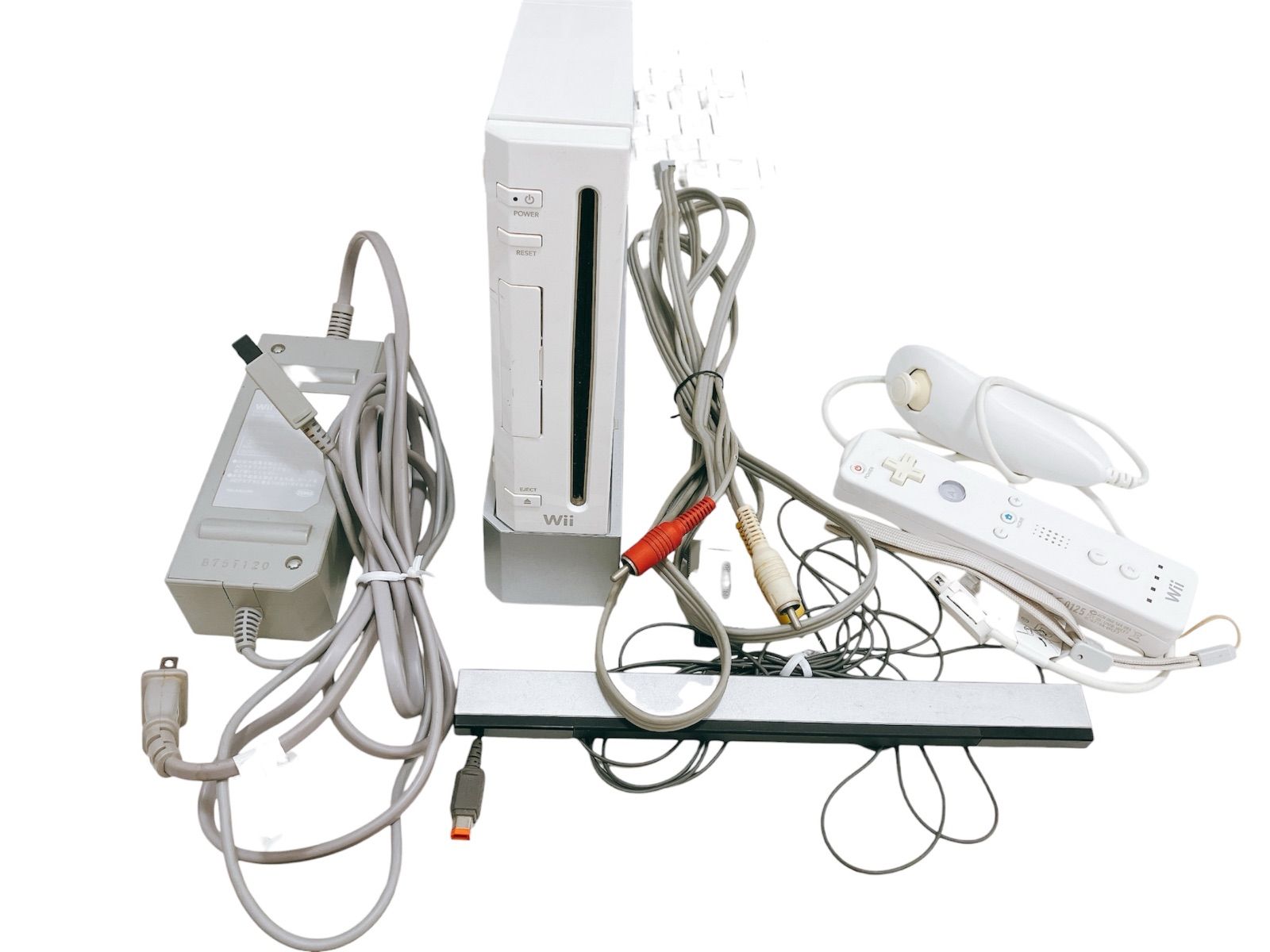 か〇ジャンク Wii 本体 セット リモコン ヌンチャク付き - メルカリ