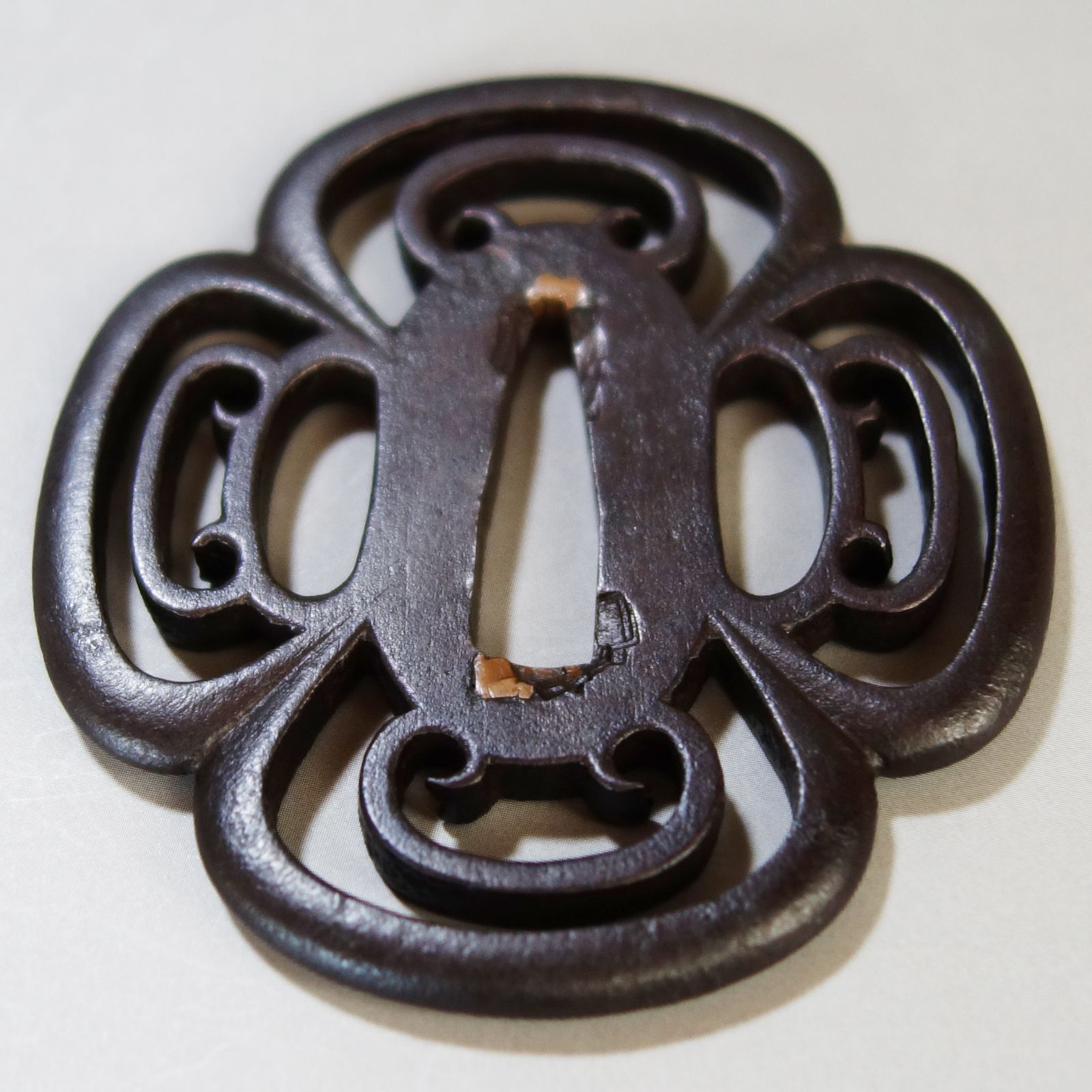 骨董逸品【四ツ蕨手透鍔 鉄地】 日本刀 刀装具 鍔 鐔 武具 江戸 骨董