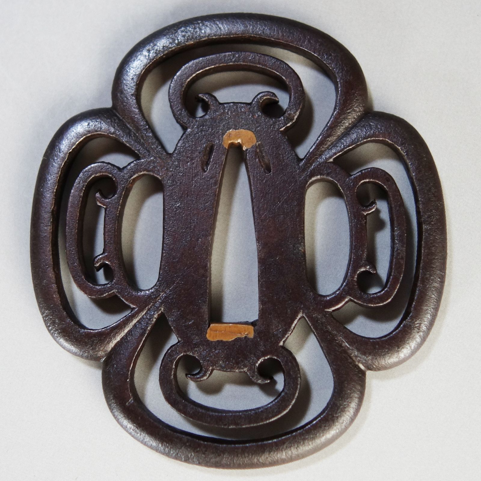 骨董逸品【四ツ蕨手透鍔 鉄地】 日本刀 刀装具 鍔 鐔 武具 江戸 骨董