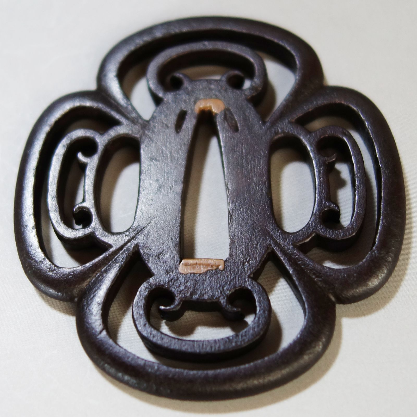 骨董逸品【四ツ蕨手透鍔 鉄地】 日本刀 刀装具 鍔 鐔 武具 江戸 骨董