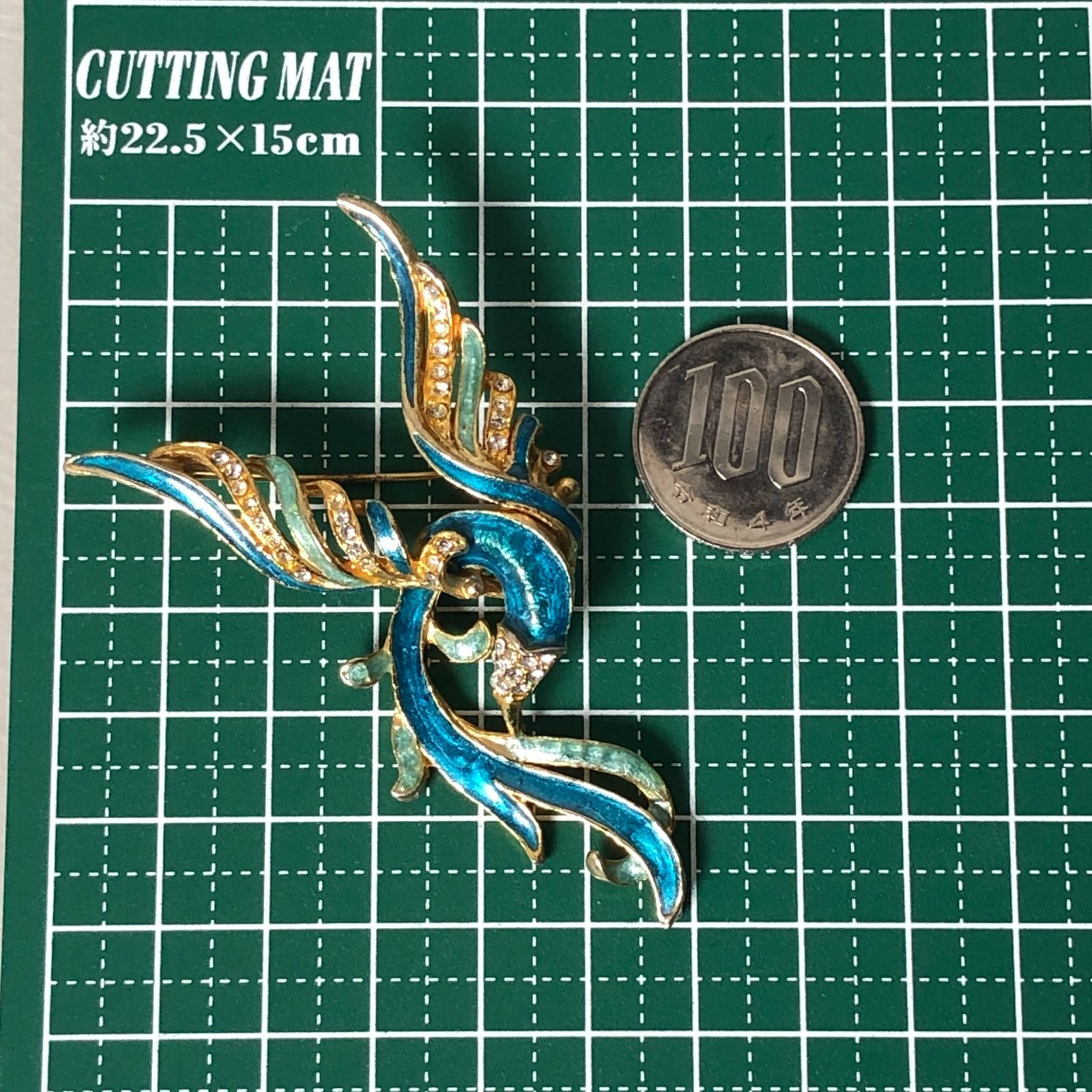 ブローチ エナメル加工 鳥モチーフ 鳳凰 青 ブルー ゴールドカラー